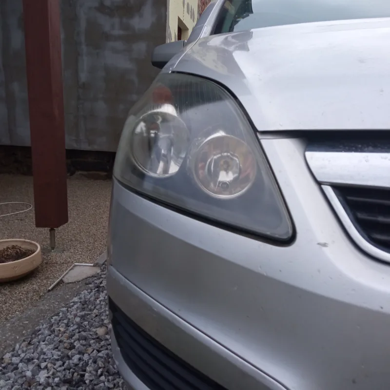 Opel Zafira – renovace světlometů – stav po práci, porovnání 2