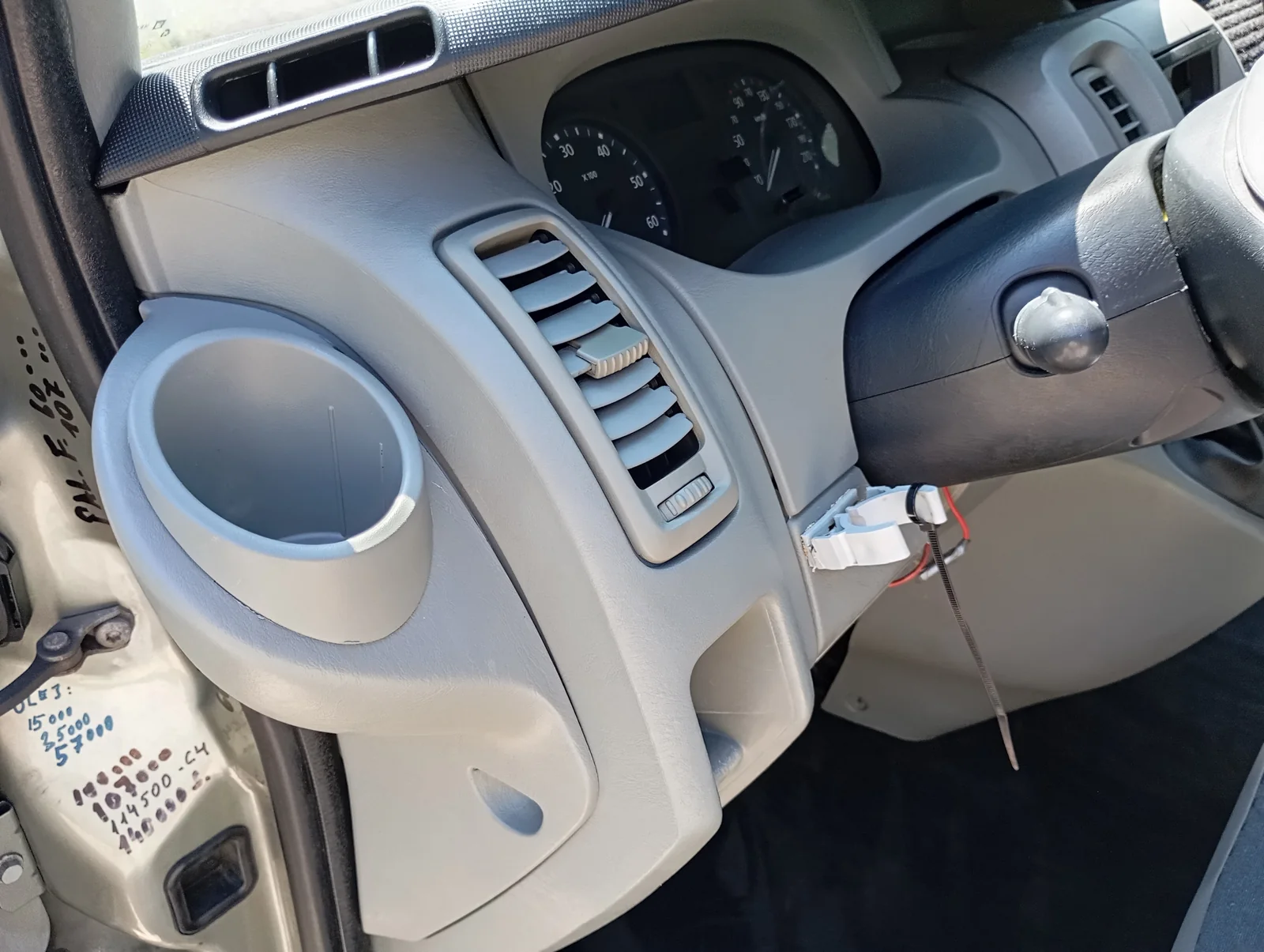Renault Trafic – extrémně znečištěný interiér po realizaci