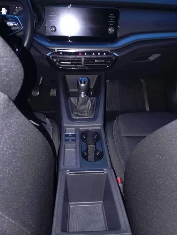Škoda Octavia – kompletní čištění interiéru – gallery 06